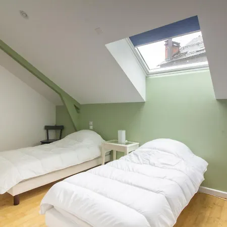 Apartment Duplex Renove 2 Avec Wifi, Cuisine Equipee Et Local Ski, En Centre-ville De - Fr-1-401-179 *