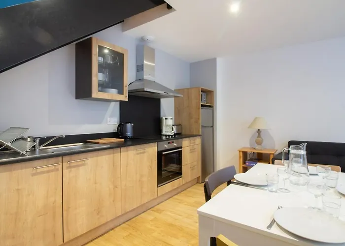 Duplex Renove 2 Avec Wifi, Cuisine Equipee Et Local Ski, En Centre-ville De - Fr-1-401-179 Apartment