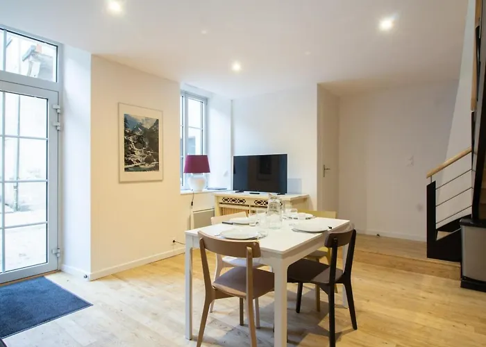 Duplex Renove 2 Avec Wifi, Cuisine Equipee Et Local Ski, En Centre-ville De - Fr-1-401-179