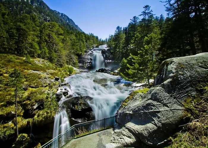 Duplex Renove 2 Avec Wifi, Cuisine Equipee Et Local Ski, En Centre-ville De - Fr-1-401-179 * Cauterets